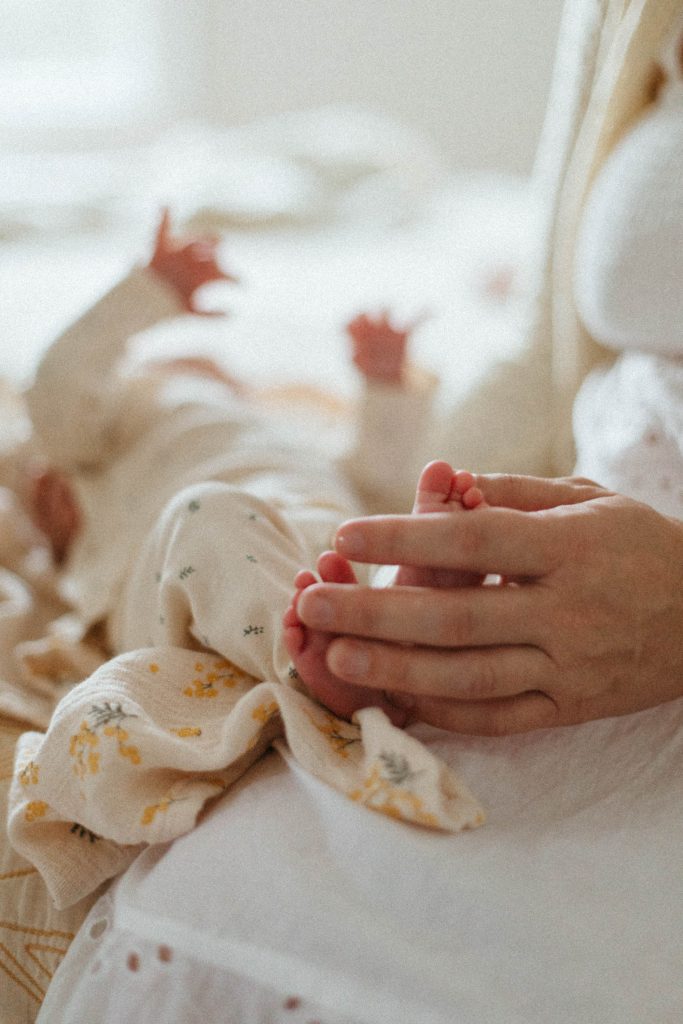 Lifestyle newborn photographer in Arlington Massachusetts